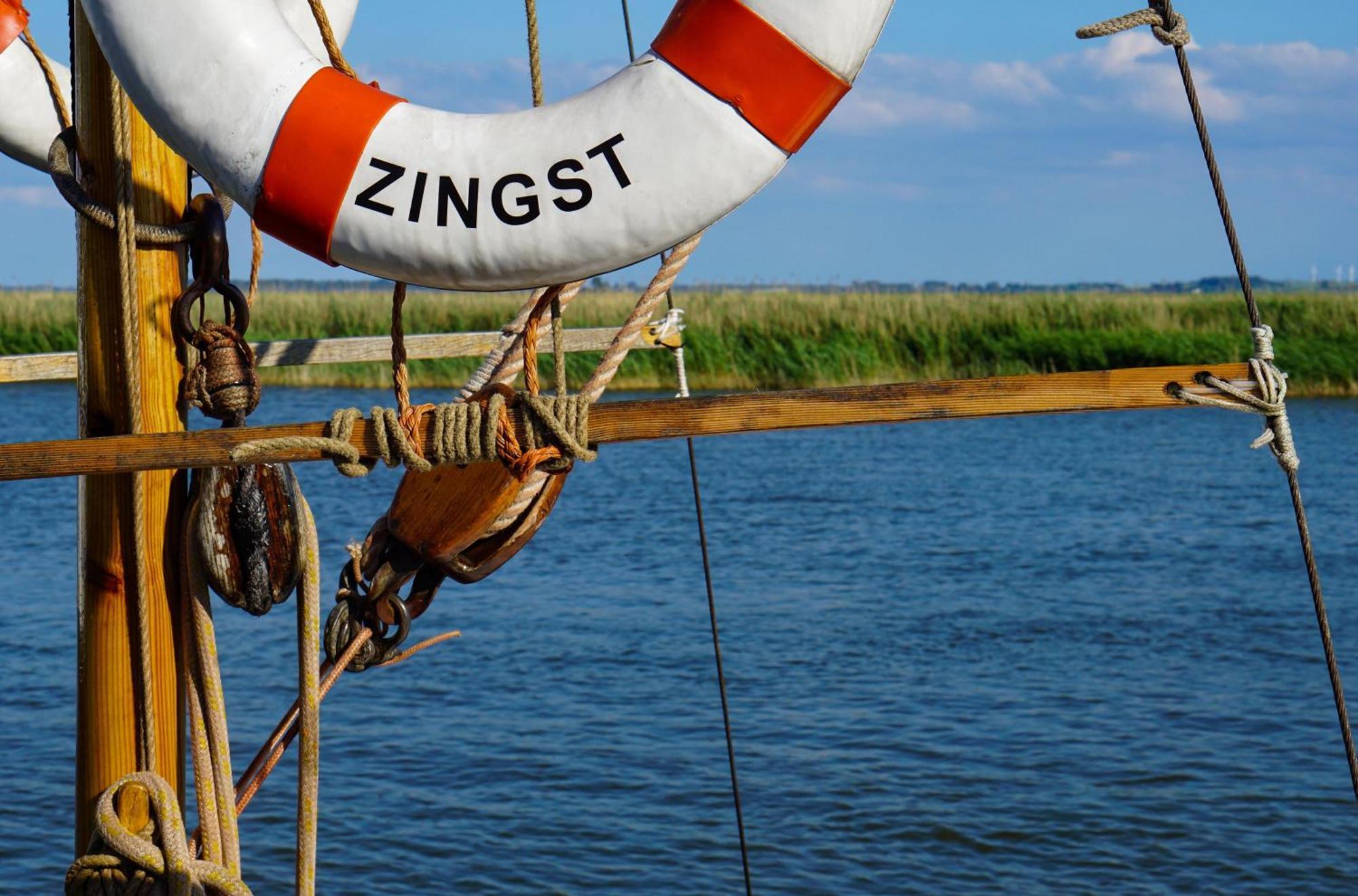 Leuchtturm An Der Seebruecke Zingst Kültér fotó